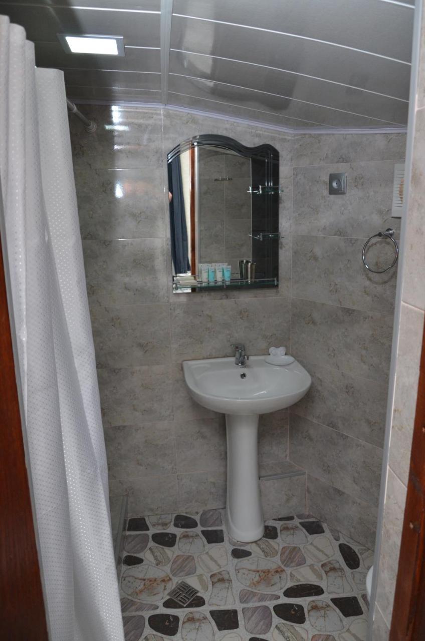 Guest House Uta Tbilisi Eksteriør billede